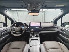 Toyota Sienna 2023 2.5L Hybrid Platinum Edition - ფოტო 5
