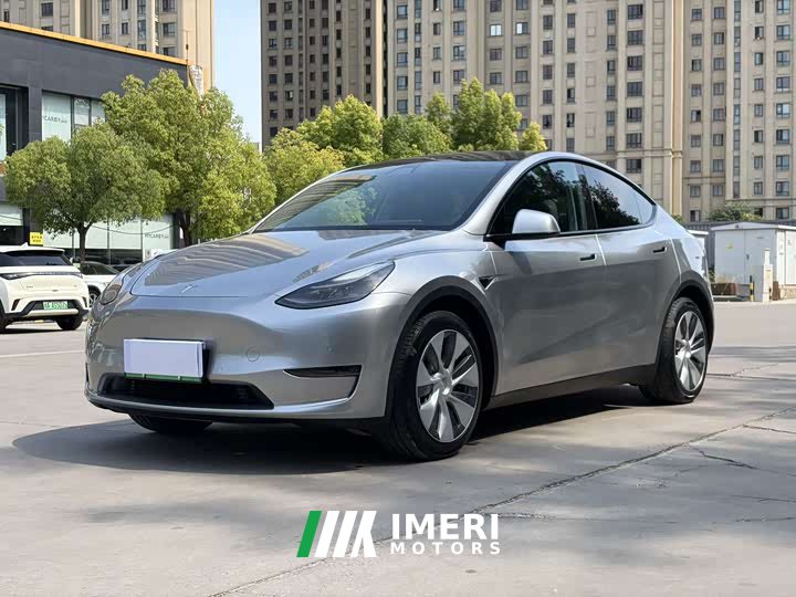 Tesla Model Y Standard Range RWD