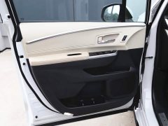 Toyota Gravia 2022 2.5L Hybrid Premium Edition - ფოტო 10