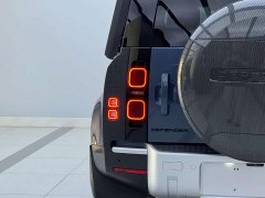 Land Rover Defender 2020 110 P400 Dark Edition - ფოტო 4