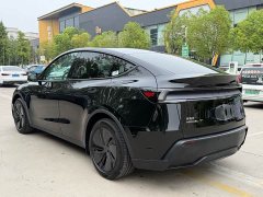 Tesla Model Y Long Range All-Wheel Drive - ფოტო 17