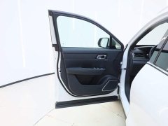 Li Auto ONE Extended Range 6-Seater - ფოტო 18