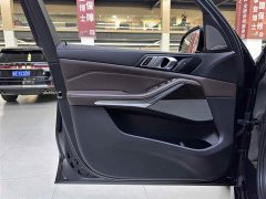 BMW X5 xDrive 30Li Luxury M Sport Package - ფოტო 15