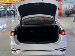 Ford Mondeo 2023 EcoBoost 180 Luxury - ფოტო 17
