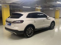Lincoln Explorer 2.0T AWD Elite - ფოტო 2