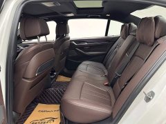 BMW 5 Series 530Li Luxury M Sport Package - ფოტო 9