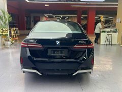 BMW 5 Series 530Li Luxury M Sport Package - ფოტო 18