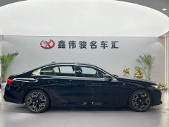 BMW 5 Series 530Li Luxury M Sport Package - ფოტო 5