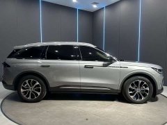 Lincoln Navigator 2.0T AWD Prestige - ფოტო 5