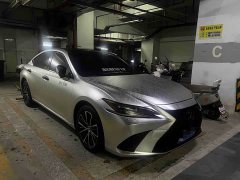 Lexus ES 300h Premium Edition - ფოტო 1