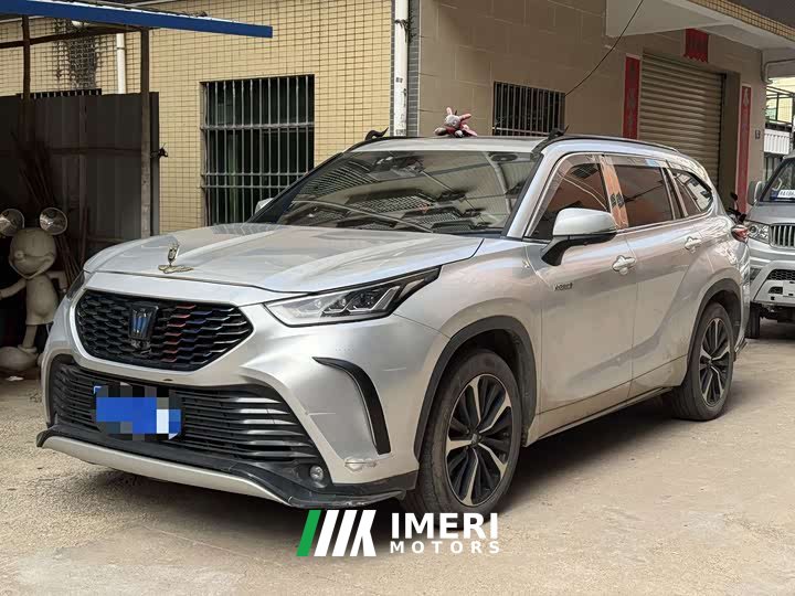Toyota Crown Venza 2021 2.5L HEV AWD Luxury - ავტომობილი ჩინეთიდან