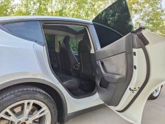 Tesla Model Y Long Range All-Wheel Drive - ფოტო 4