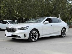 BMW 5 Series 530Li Luxury Edition Premium Package - ფოტო 1
