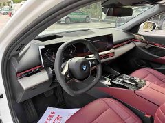 BMW 5 Series 530Li Luxury Edition Premium Package - ფოტო 11