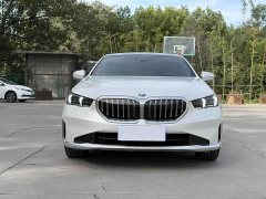 BMW 5 Series 530Li Luxury Edition Premium Package - ფოტო 4