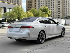 BMW 5 Series 530Li Luxury Edition Premium Package - ფოტო 7