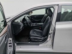 Toyota Avalon 2023 2.0L Premium Edition - ფოტო 9
