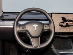 Tesla Model Y Long Range All-Wheel Drive - ფოტო 5