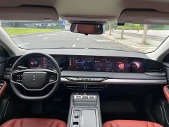 Lincoln Z 2.0T Premier - ფოტო 9