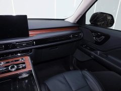 Lincoln Aviator 2023 3.0T V6 AWD Luxury Cruise Edition 6-Seater - ფოტო 16