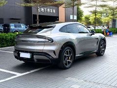 Xiaomi YU7 Four-Wheel Drive Max Edition - ფოტო 4