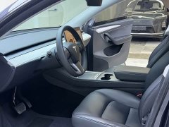 Tesla Model Y Rear-Wheel Drive - ფოტო 4
