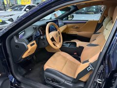 Lexus ES 200 Premium Edition - ფოტო 2