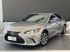 Lexus ES 200 Premium Edition - ფოტო 1