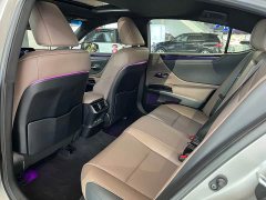 Lexus ES 200 Premium Edition - ფოტო 12