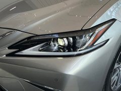 Lexus ES 200 Premium Edition - ფოტო 19