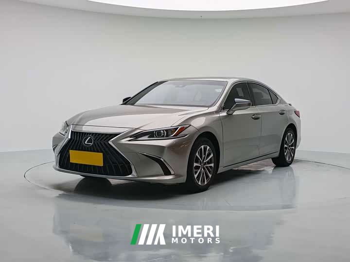 Lexus ES 300h Excellence Edition