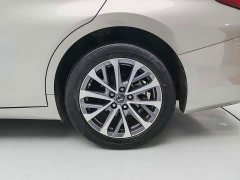 Lexus ES 300h Excellence Edition - ფოტო 16