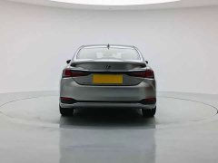 Lexus ES 300h Excellence Edition - ფოტო 5