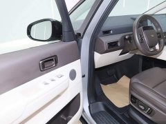 Li Auto Li Xiang MEGA Ultra - ფოტო 19