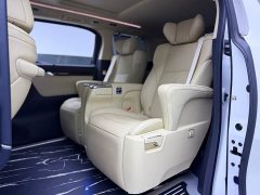 Toyota Alphard 2021 Hybrid 2.5L Luxury - ფოტო 8