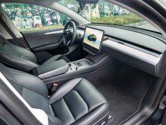 Tesla Model Y Rear-Wheel Drive - ფოტო 9