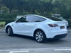 Tesla Model Y Standard Range RWD - ფოტო 6