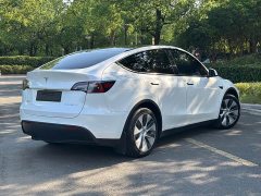 Tesla Model Y Standard Range RWD - ფოტო 8