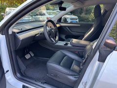 Tesla Model Y Standard Range RWD - ფოტო 9