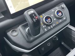 Land Rover Defender Facelift 110 3.0T P400 Dark Edition - ფოტო 14