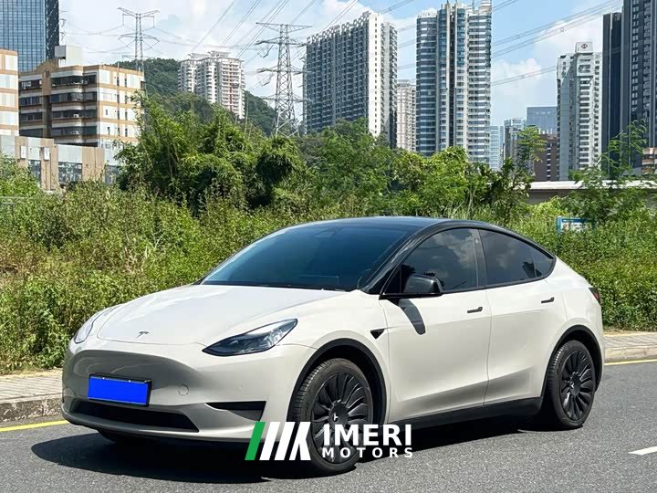Tesla Model Y Facelift Rear-Wheel Drive