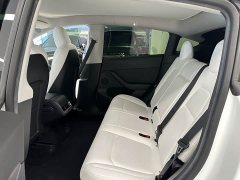 Tesla Model Y Long Range All-Wheel Drive - ფოტო 13