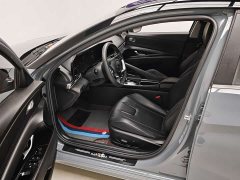 Hyundai Elantra 1.5L CVT Luxury - ფოტო 13