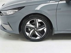 Hyundai Elantra 1.5L CVT Luxury - ფოტო 8
