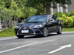 Lexus ES 300h Premium Edition - ფოტო 1