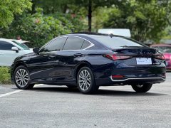 Lexus ES 300h Premium Edition - ფოტო 4