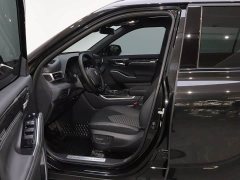 Toyota Crown Venza 2023 2.5L HEV AWD Luxury - ფოტო 11