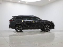 Toyota Crown Venza 2023 2.5L HEV AWD Luxury - ფოტო 7