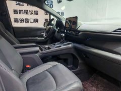 Toyota Sienna 2021 2.5L Hybrid Premium Edition - ფოტო 10