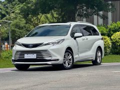 Toyota Sienna 2021 2.5L Hybrid Platinum Edition - ფოტო 1